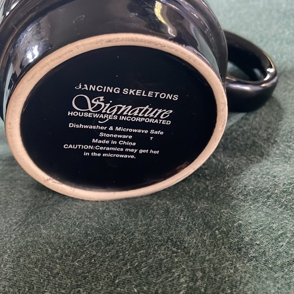 Signature Skeleton Stackable Mug Set - Picture 4 of 4